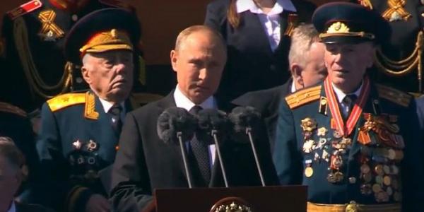 بوتين: عيد النصر سيبقى محطة للتذكير بإنهاء الهيمنة العالمية